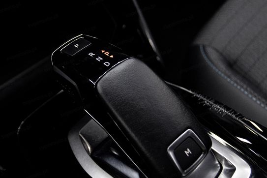 Peugeot 2008 1.2 Puretech Allure S&S EAT8