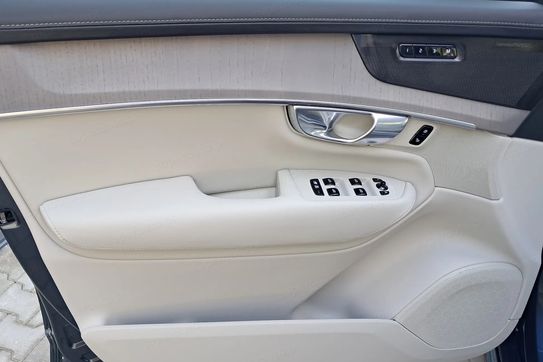 Volvo XC90 T8 AWD Plug-In Hybrid Ultra Bright 7os