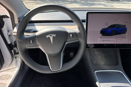 Tesla Model 3 RWD