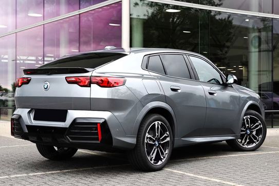BMW iX2 eDrive20