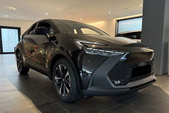 Toyota C-HR Style 2.0 Hybrid Dynamic Force Plug-in