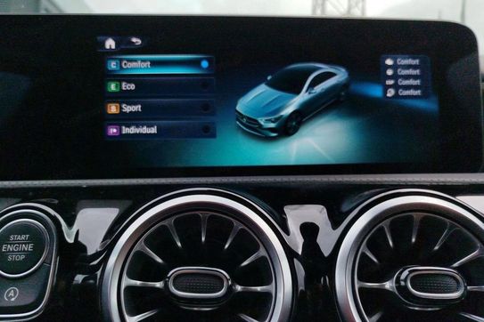 Mercedes CLA 200 mHEV AMG Line 7G-DCT