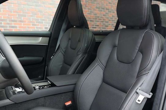 Volvo XC90 T8 AWD Plug-In Hybrid Ultra Black Edition 7os