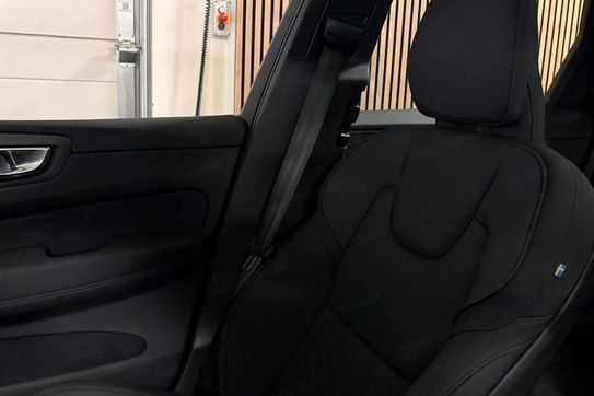 Volvo XC60 B5 AWD Plus Dark