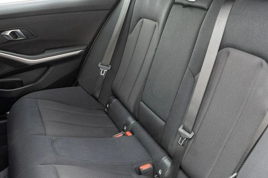BMW Seria 3 318i aut