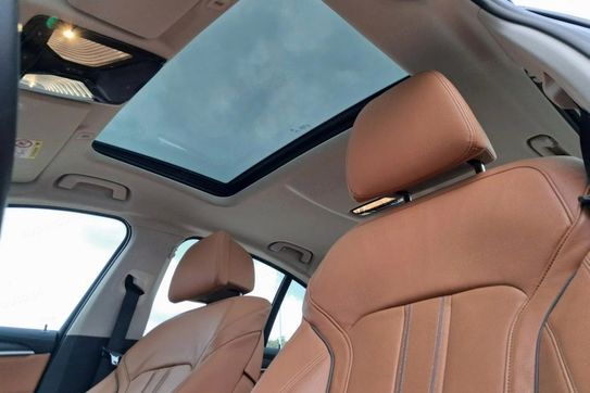 BMW Seria 5 530d xDrive Luxury Line