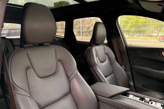 Volvo XC60 B5 B AWD Plus Black Edition
