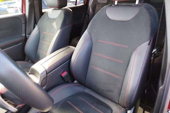 Mercedes GLB 200 AMG Line 7G-DCT