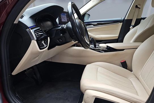 BMW Seria 5 518D Mhev