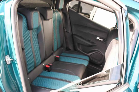 Peugeot 2008 Envy e-DCS6 PureTech mHEV