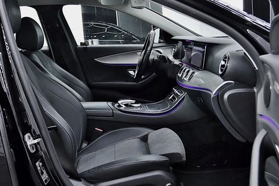 Mercedes Klasa E 220 d 4-Matic 9G-TRONIC