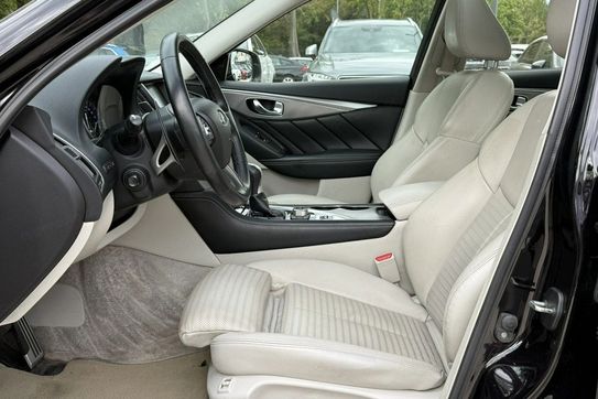 Infiniti Q50 Hybrid AWD