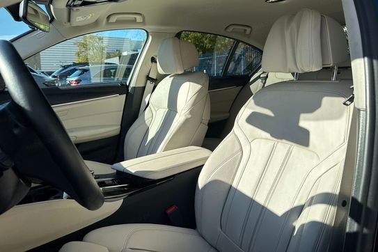 BMW Seria 5 530i Luxury Line