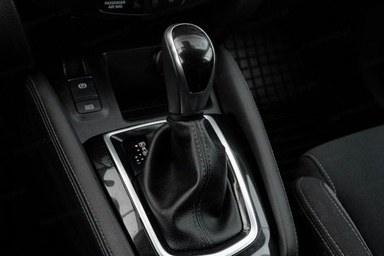 Nissan Qashqai 1.3 DIG-T N-Connetca DCT