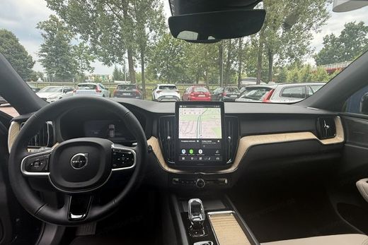 Volvo XC60 B5 B AWD Plus Dark