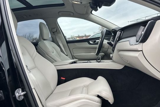 Volvo XC60 T8 Plug-In Hybrid AWD Plus Bright aut