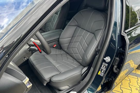 BMW Seria 7 M760e PHEV xDrive Individual Edition sport-aut