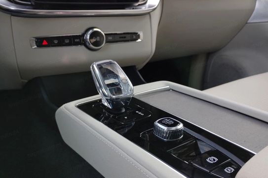 Volvo XC90 T8 AWD Plug-In Hybrid Ultra Bright 7os
