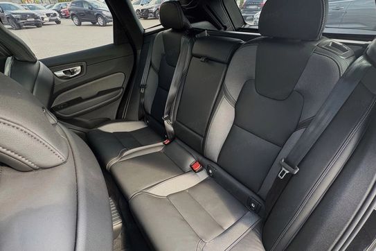 Volvo XC60 T8 Plug-In Hybrid AWD Ultra Black Edition