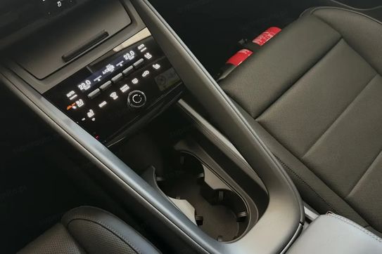 Porsche Macan 4