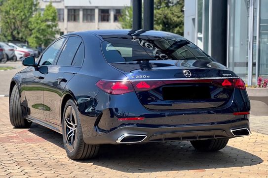 Mercedes Klasa E 220 d 4-Matic AMG