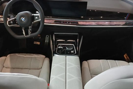 BMW Seria 7 740d xDrive M Sport
