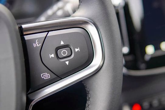 Volvo XC40 B4 Plus Dark