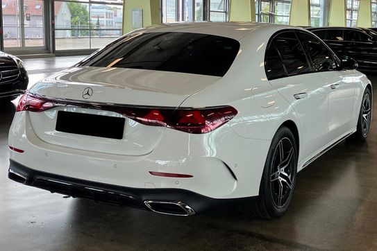 Mercedes E Klasa 300 de 4-Matic AMG