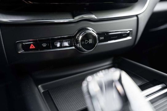 Volvo XC60 B5 AWD Ultra Black Edition