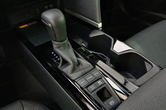 Toyota Camry Hybrid Dynamic Force Executive e-CVT