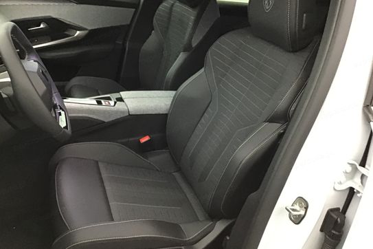 Peugeot 3008 GT 1.2 mHEV e-DCS6