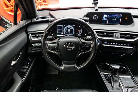 Lexus UX 250h