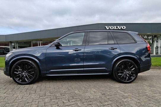 Volvo XC90 B5 AWD Ultra Black Edition