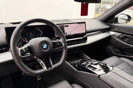 BMW Seria 5 Touring 520d xDrive M Sport