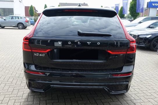 Volvo XC60 B5 AWD Ultra Dark