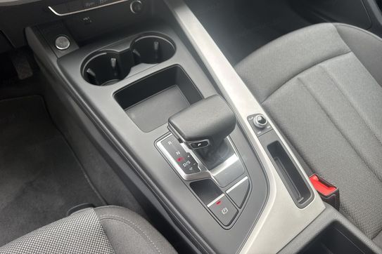 Audi A4 35 TFSI S Line