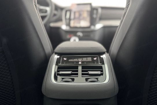 Volvo XC90 T8 AWD Plug-In Hybrid Ultra Dark 7os