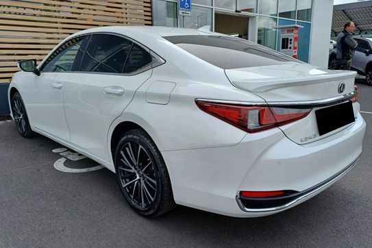 Lexus ES 300h Business Edition 2.5 E-CVT