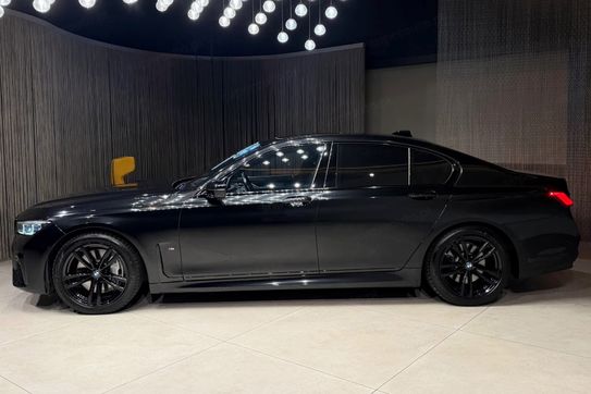 BMW Seria 7 740d xDrive M Sport