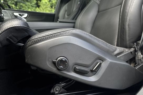 Volvo XC60 B5 B AWD Ultra Dark aut