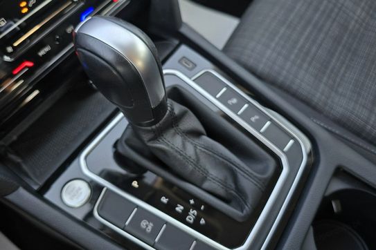 Volkswagen Passat 2.0 TSI Business DSG