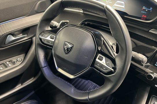 Peugeot 508 ALLURE 1.6 Hybrid e-EAT8
