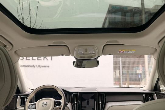 Volvo XC60 T6 Plug-In Hybrid AWD Plus Dark aut