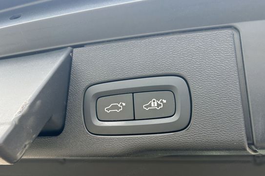 Volvo XC60 B4 D AWD R-Design