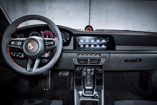 Porsche 911 Carrera 4 GTS