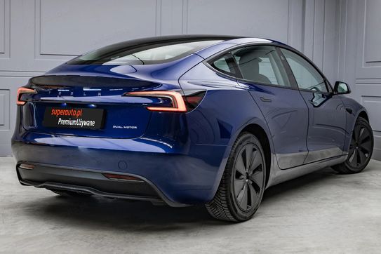 Tesla Model 3 Long Range AWD