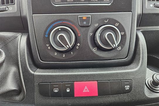 Peugeot Boxer Kontener 8EP + Winda