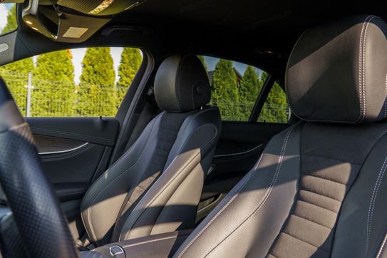 Mercedes Klasa E 220 d mHEV AMG 9G-Tronic