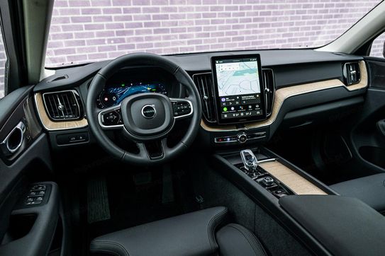 Volvo XC60 B5 B AWD Plus Dark