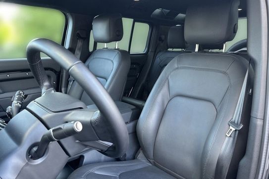 Land Rover Defender 110 3.0 D250 mHEV HSE